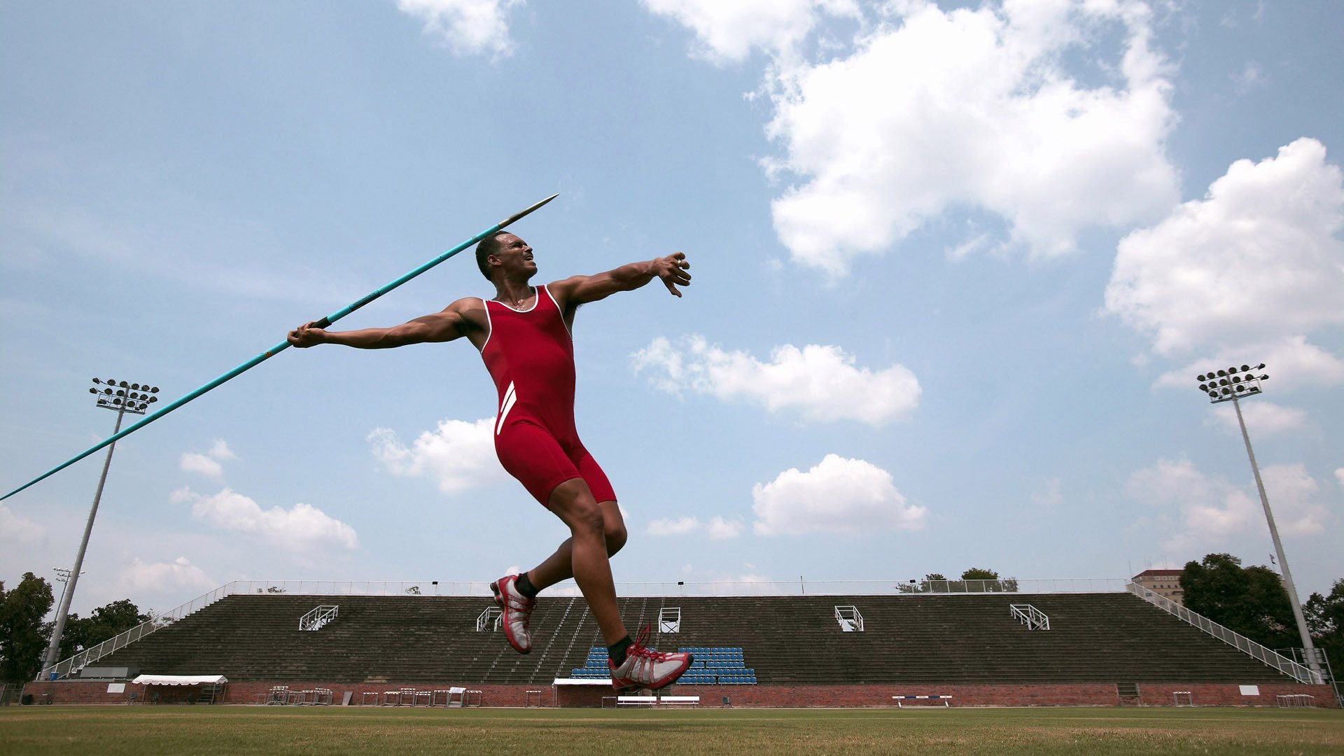 冲浪比赛掀起海浪,感受海上狂欢盛宴,冲浪比赛比什么