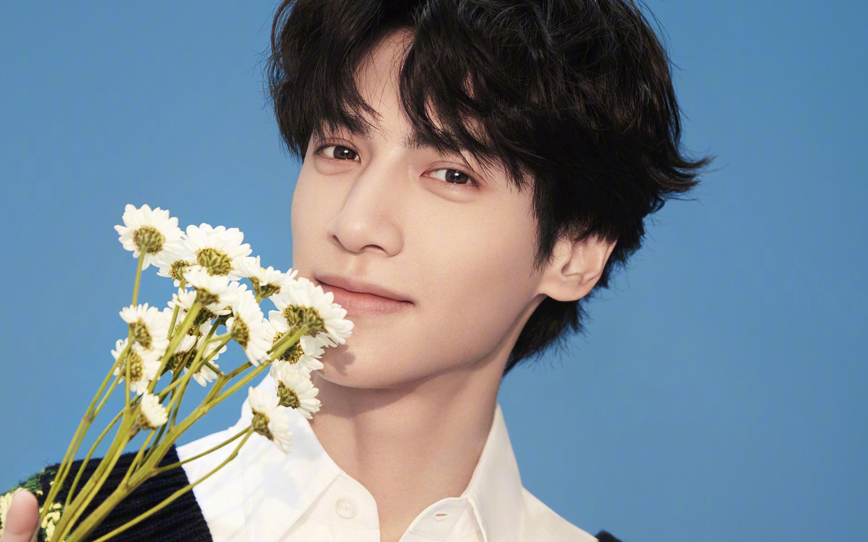 冲浪比赛掀起海浪,感受海上狂欢盛宴,冲浪比赛比什么